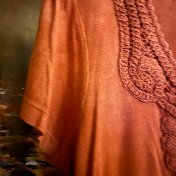 💎Embroidered Rust Top💎 - Picture 5 of 6